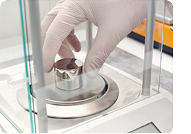 Precision weighing in the laboratory